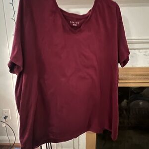 Ava & Viv Burgundy V-Neck Short Sleeve Tee
